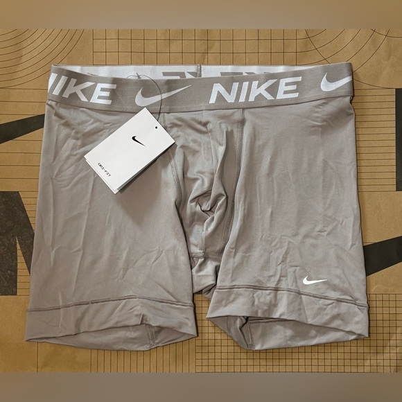 Nike Pro DRI-FIT Men's 6” Performance Boxer Brief compression shorts
1 Pair - Picture 1 of 8